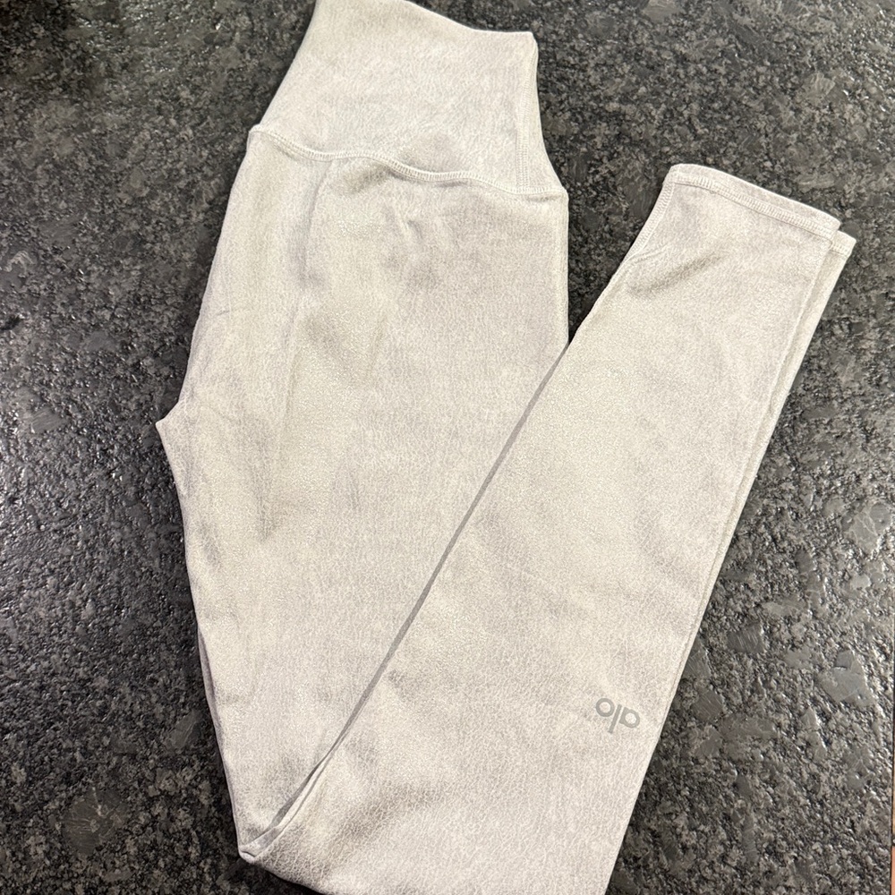 ALO Yoga silver/white high waist legging size small